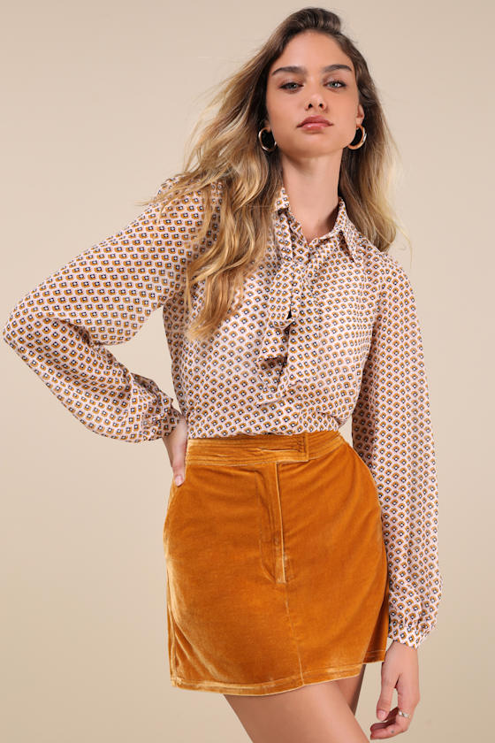 Splendid Mood Golden Yellow Velvet High-Rise Mini Skirt