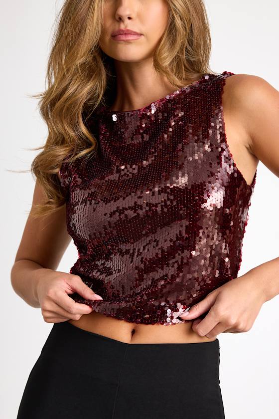 Chelia Shiny Burgundy Sequin Cropped Tank Top